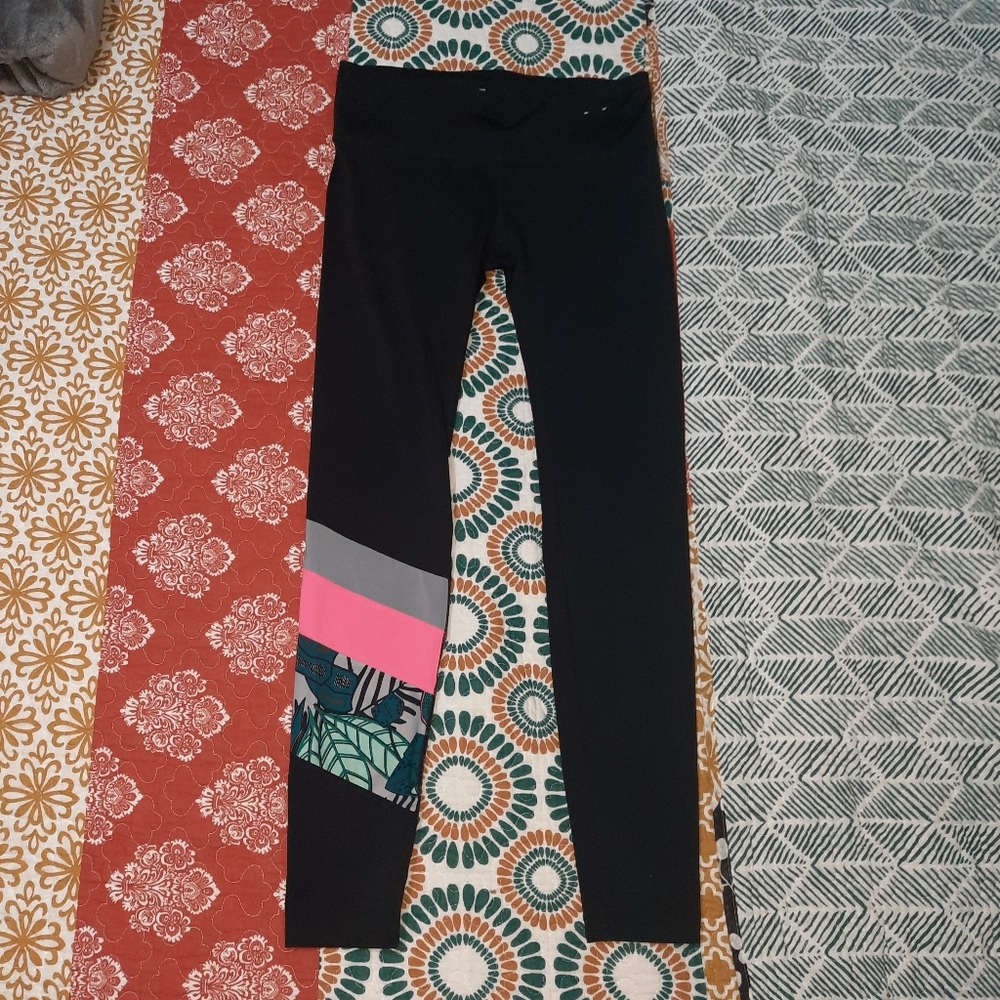 NWOT Gapfit leggings size sm
